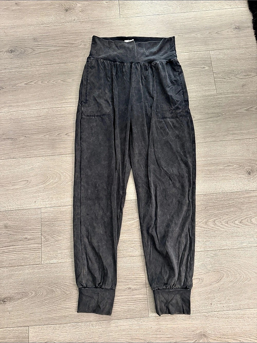 BAIATELLE Jogger Pants in Black